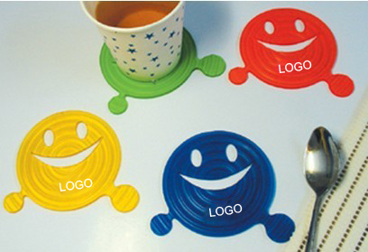 Smiling face shaped cup mat